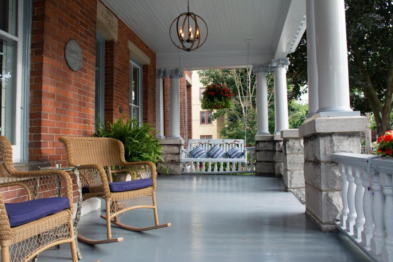 The Secret Garden Inn Kingston Extérieur photo