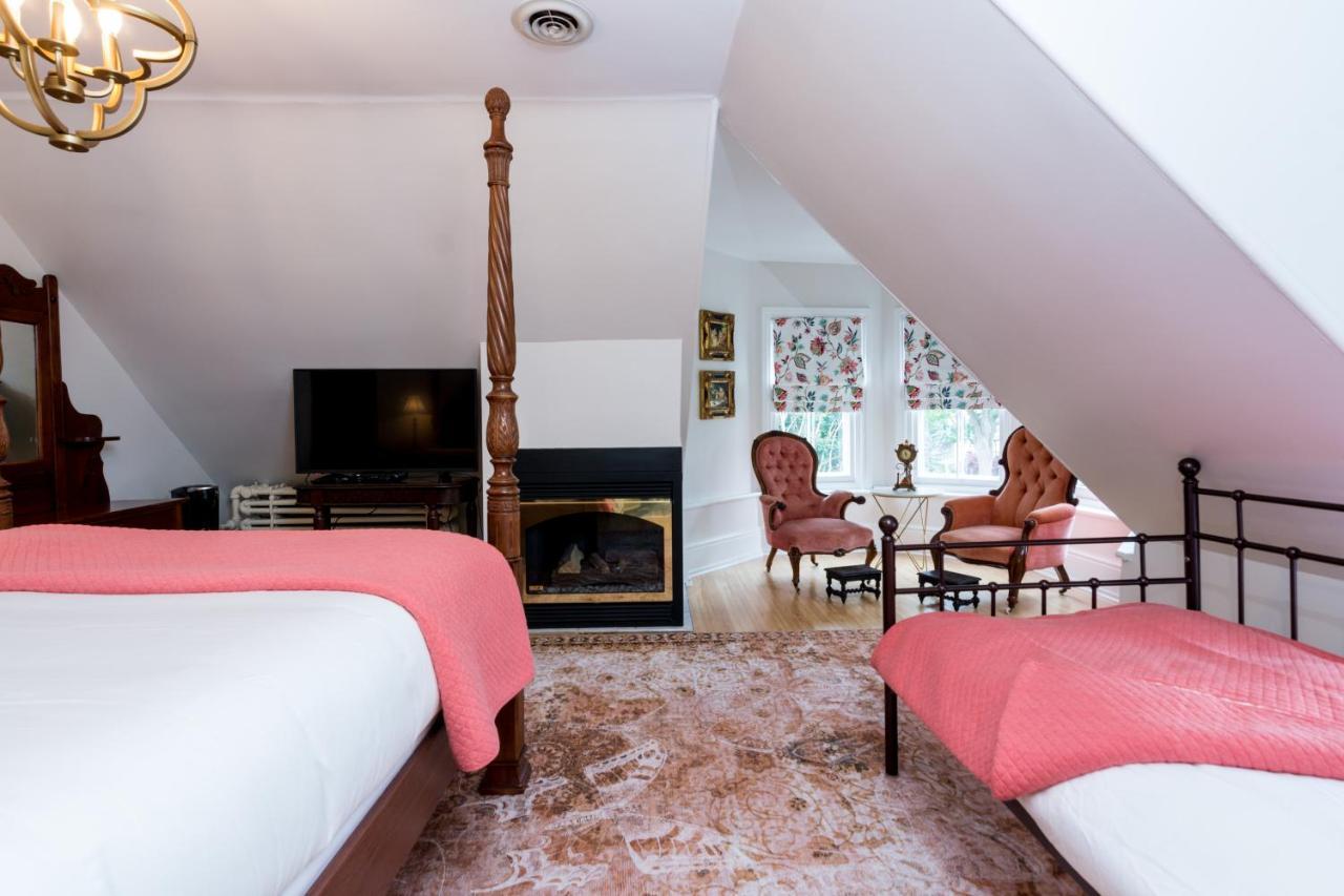 The Secret Garden Inn Kingston Extérieur photo