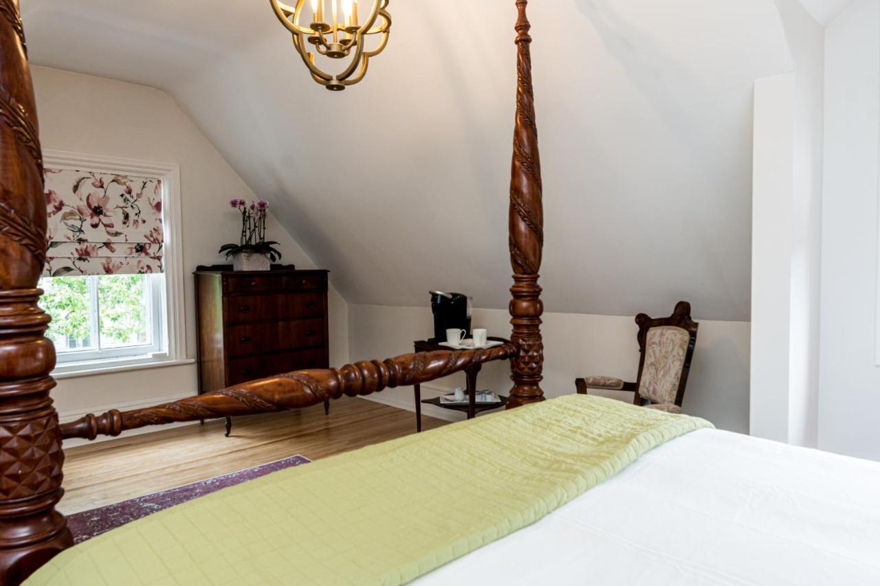 The Secret Garden Inn Kingston Extérieur photo