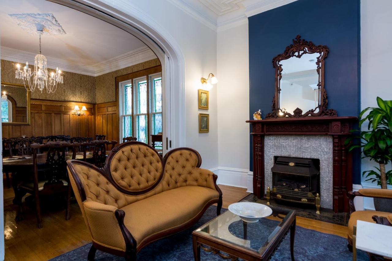 The Secret Garden Inn Kingston Extérieur photo