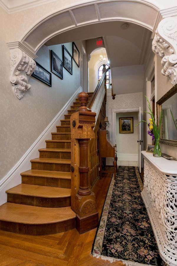 The Secret Garden Inn Kingston Extérieur photo